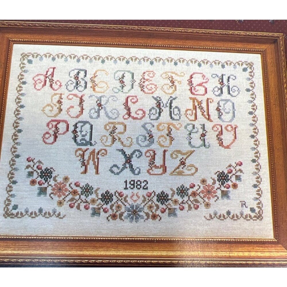 Vintage Pat Rogers Counted Cross Stitch Pattern Antique Alphabet Sampler